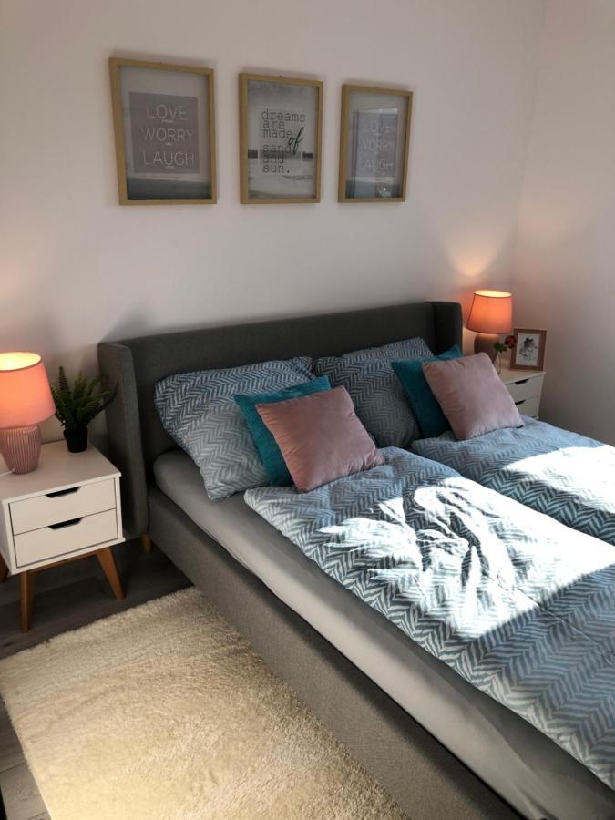 Szeged Gyoengye Delux Appartement Buitenkant foto