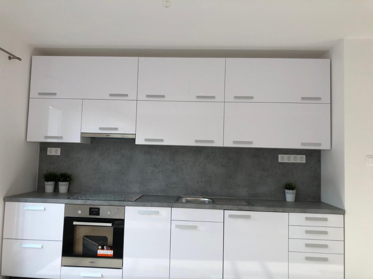 Szeged Gyoengye Delux Appartement Buitenkant foto