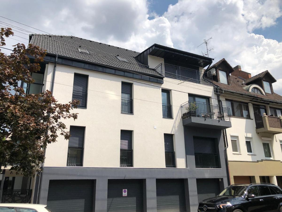 Szeged Gyoengye Delux Appartement Buitenkant foto