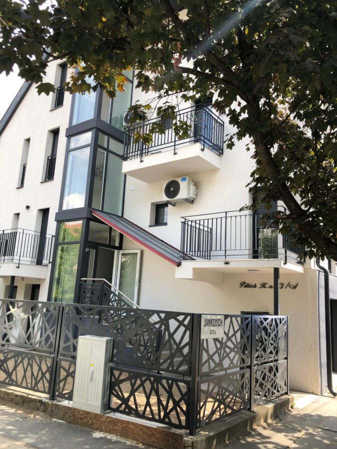 Szeged Gyoengye Delux Appartement Buitenkant foto